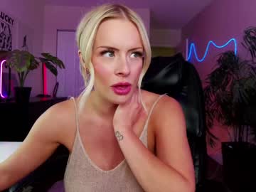 webcam girl oliviaowens live cam image #13046632