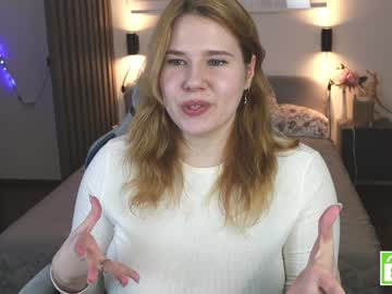 webcam girl girl_u_never_met live cam image #5378063