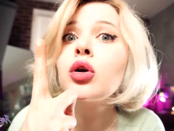 webcam girl awondrr live cam image #9157655