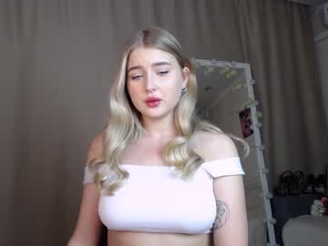 webcam girl cute18cute live cam image #1235610