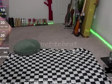 webcam girl petitebrat live cam image #10723459