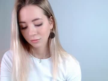 webcam girl emmi_rosee live cam image #870105