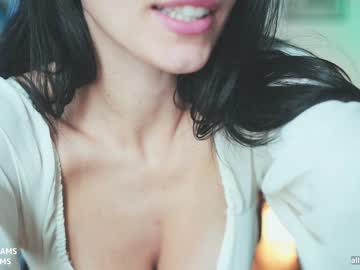 webcam girl katdreams live cam image #6519656
