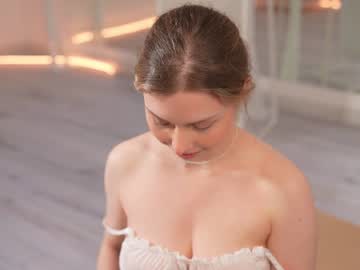 webcam girl april_blush live cam image #9335745