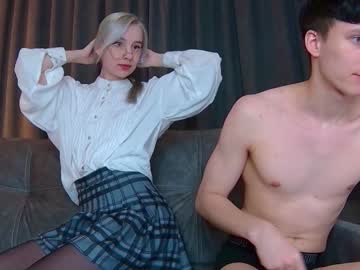 webcam couple williamandmia live cam image #8245322