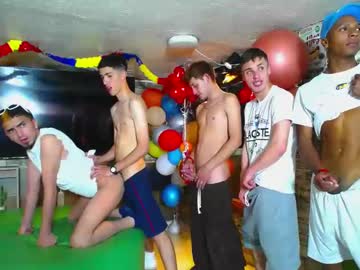 webcam man goldenjoi live cam image #10828015