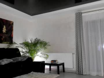 webcam girl ingridblondy94 live cam image #12349196