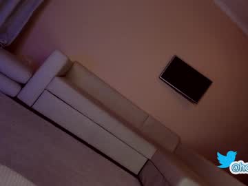 webcam girl hollyextra live cam image #4137454