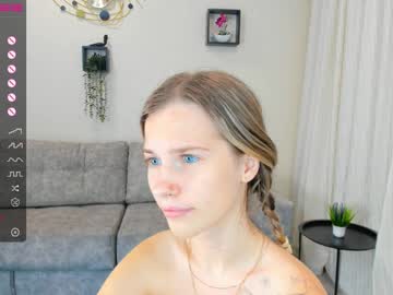 webcam girl lynnatlee live cam image #10543806