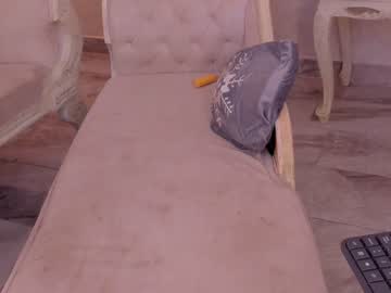 webcam girl shantallknowless live cam image #8416496
