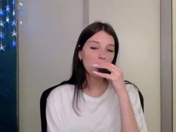 webcam girl lilliasweety live cam image #2466595