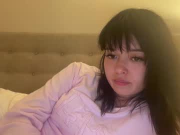 webcam girl sarah_heart_aus live cam image #12025360