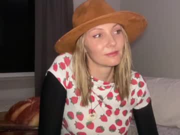 webcam girl kaileeshy live cam image #1988051