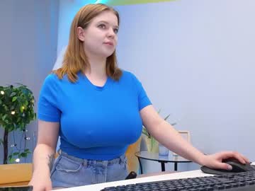 webcam girl lovlybambi live cam image #7705418