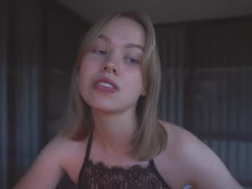 webcam girl bibi_it_is live cam image #8155657