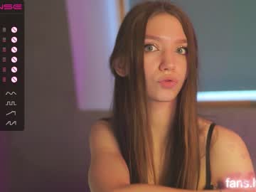 webcam girl angels_kiss live cam image #4229376