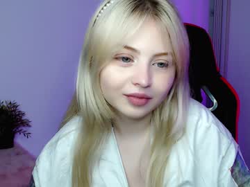 webcam girl shy_blondiee live cam image #5140869