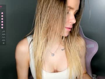 webcam girl harriethudson live cam image #7757389