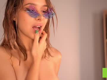 webcam girl telladreamer_ live cam image #10524211