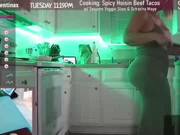 webcam girl milavalentinax live cam image #4780848