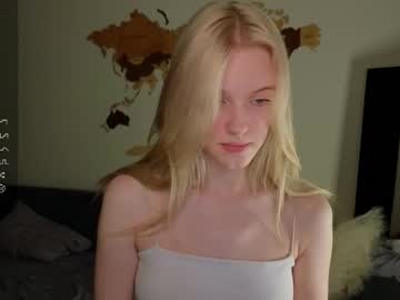 webcam girl wildadearborn live cam image #11926804