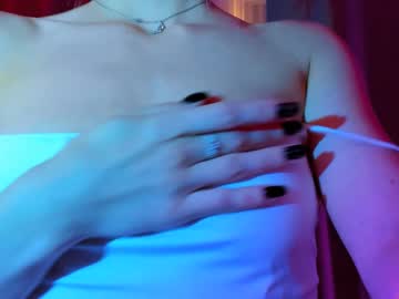 webcam girl emmi_rosee live cam image #2661837