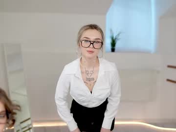 webcam girl silent_chill live cam image #11814658