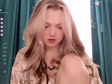 webcam girl small_blondee live cam image #7157841