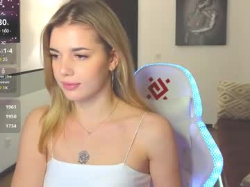 webcam girl adrianawow1 live cam image #12156831