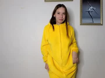 webcam girl just_emmy live cam image #10327704