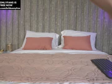 webcam girl camilitasu live cam image #8609610