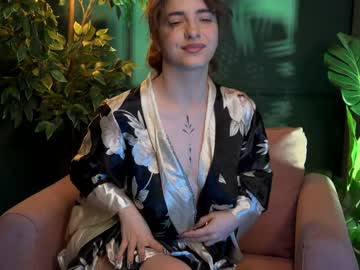 webcam girl yours_lola live cam image #1802101