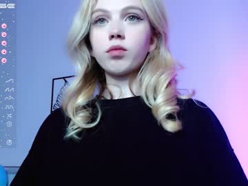 webcam girl small_blondee live cam image #5160271
