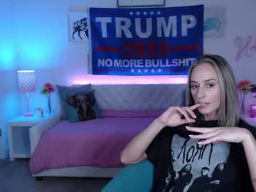 webcam girl holihurricane live cam image #10826994