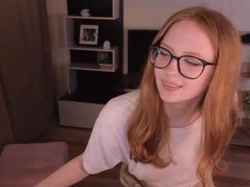 webcam girl plastic_beach live cam image #9747674