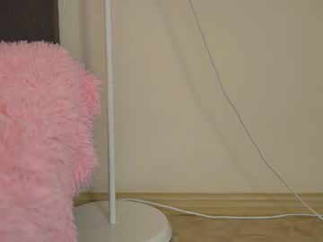 webcam girl tiny_miracle live cam image #9174697