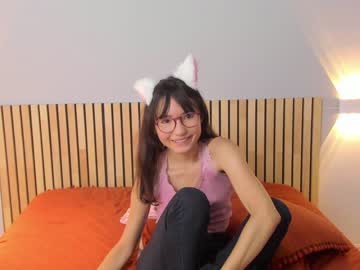 webcam girl little_effy18 live cam image #4990238