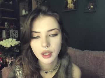 webcam girl bmwm5f90 live cam image #11538677