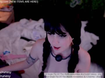 webcam girl runesy live cam image #6620438