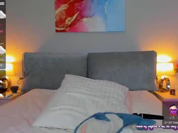 webcam girl your__voice live cam image #3562436