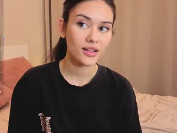 webcam girl odiliadarbyshire live cam image #12895514