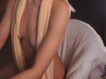webcam girl variety_moments live cam image #11999217