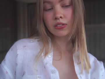 webcam girl bibi_it_is live cam image #7158552