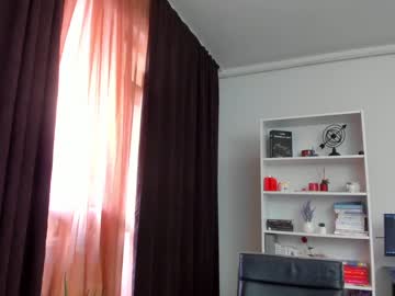 webcam girl crissnight live cam image #2296728