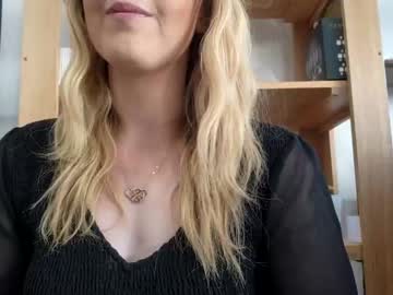 webcam girl hockeywife live cam image #5658496