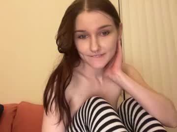webcam girl tinytittytia live cam image #11619121