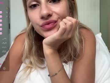 webcam girl blair_fox live cam image #8977998