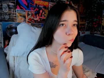 webcam girl flirtykitty_ live cam image #12251059