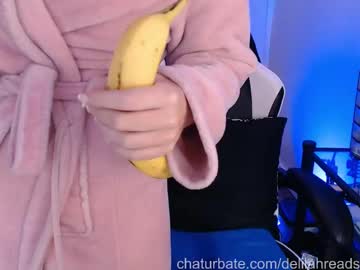 webcam girl delilahreads live cam image #12172629