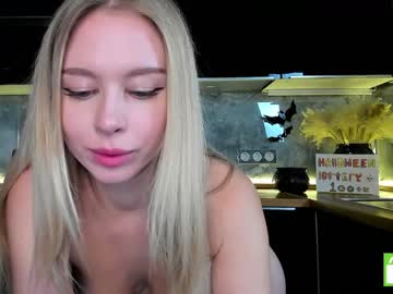 webcam girl aleksa_cutie live cam image #10886237
